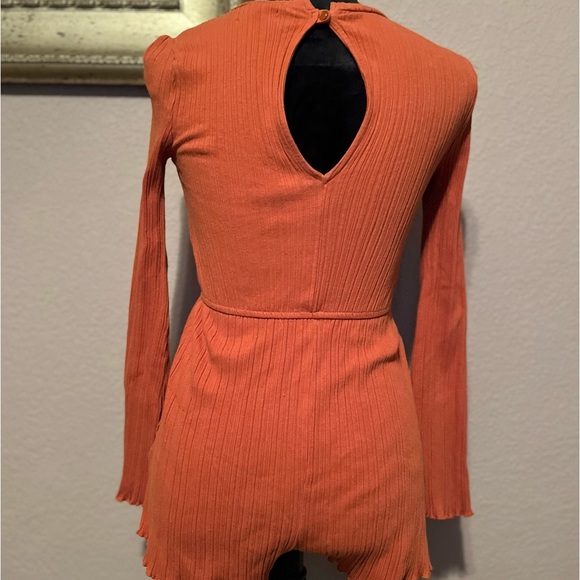 Soft orange romper - Picture 4 of 5